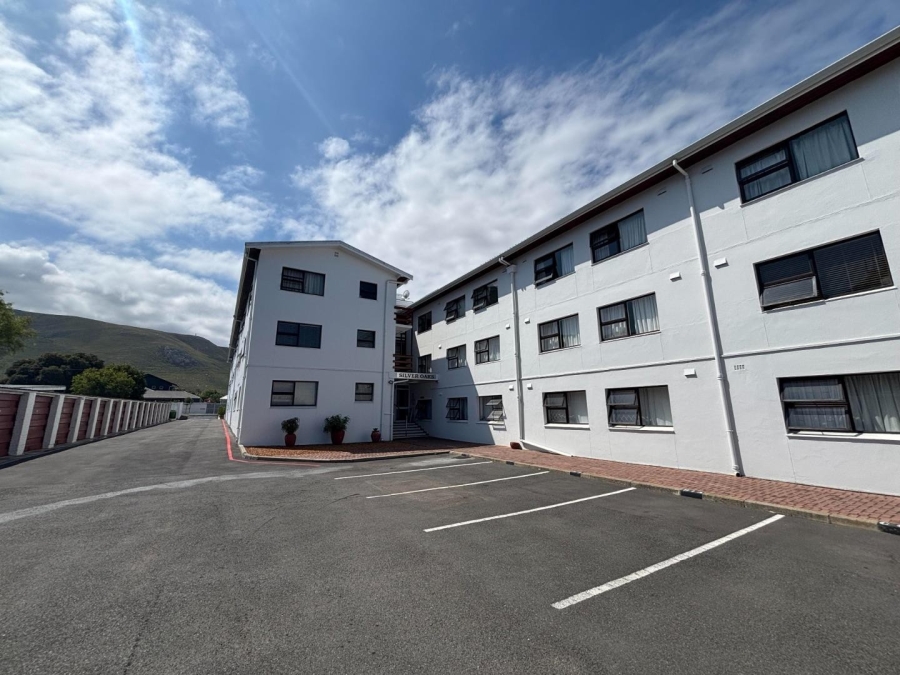 To Let 1 Bedroom Property for Rent in Northcliff Western Cape